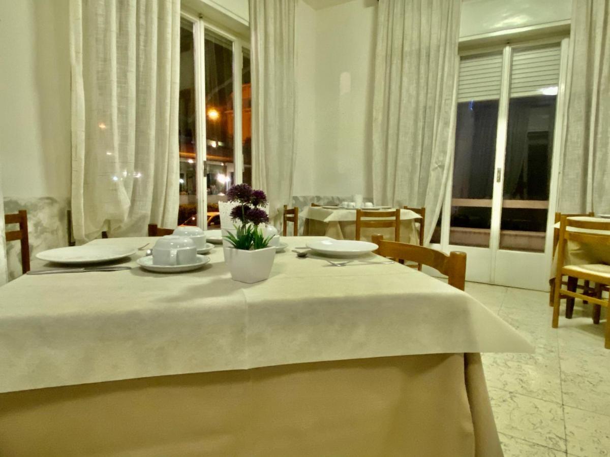 Villa Derna Ρίμινι Εξωτερικό φωτογραφία